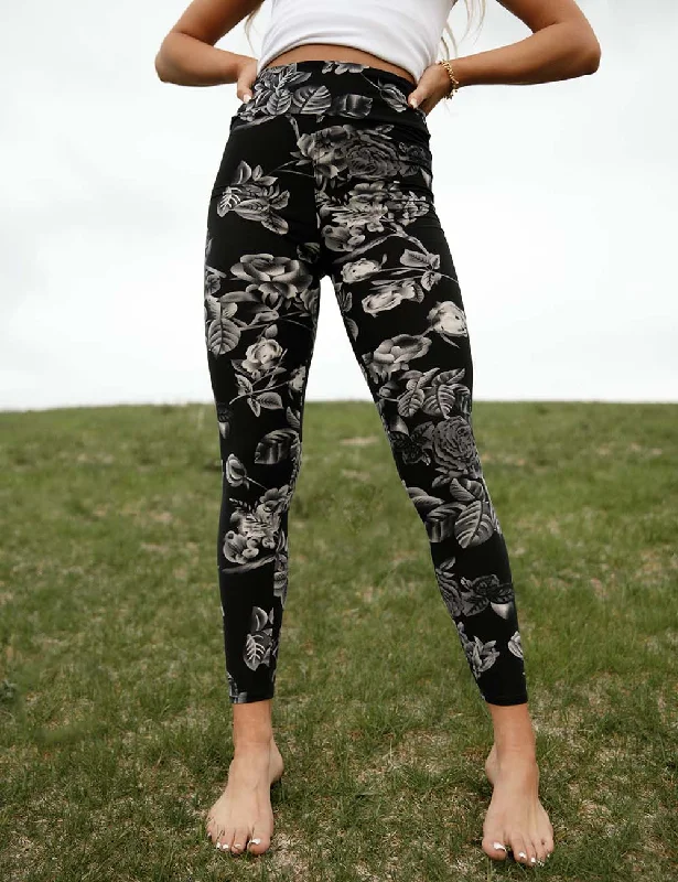 SA Exclusive Whimsical Blooms Leggings Relaxed Women's Beachy