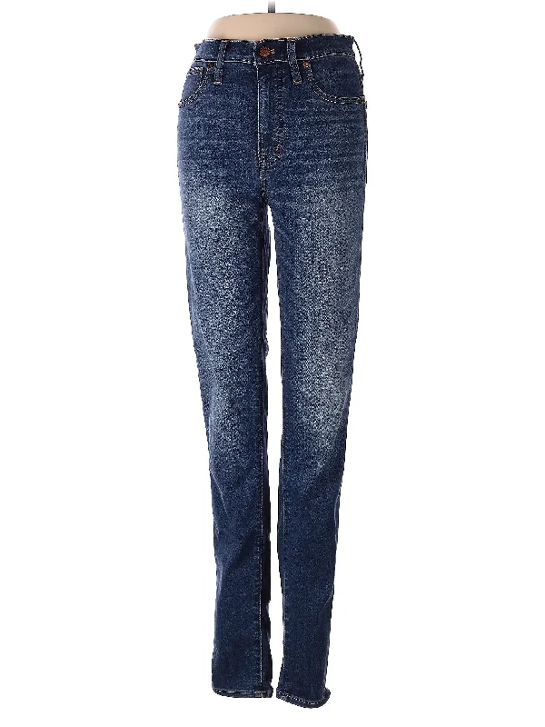 High-Rise Straight-leg Jeans in Dark Wash Relaxed Women's Beachy